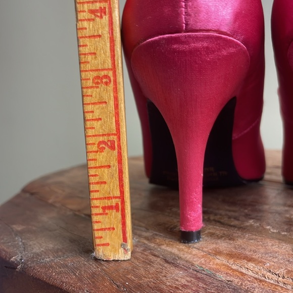 Lunnah Bella Pink Textile and Rhinestone Pointed Toe Shoe High Heel Size 8.5 M - Picture 7 of 10